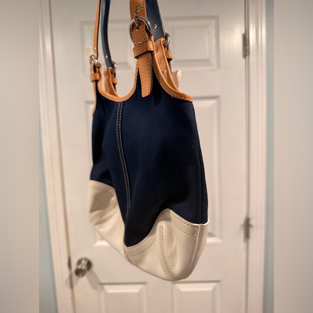 Coach Blue and White Shoulder Bag with Contrast Stitching - Picture 2 of 7